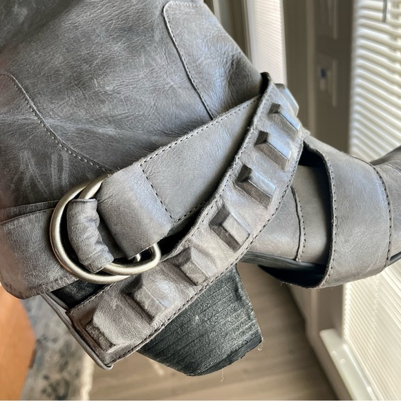 Genuine leather grey booties - Picture 6 of 8